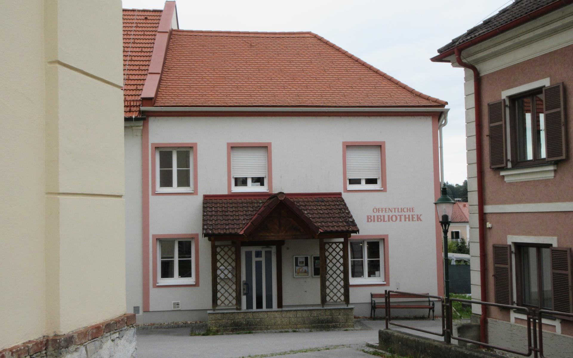 Alte Bibliothek im Kirchenhaus